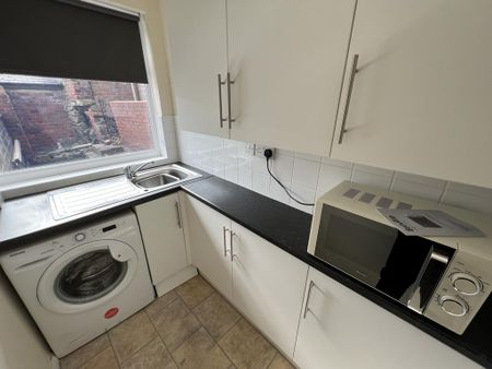 2 bedroom terraced house to rent - Photo 5