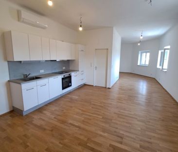 Altbaucharme trifft Wohlfühlatmosphäre mit Stil! - Foto 1