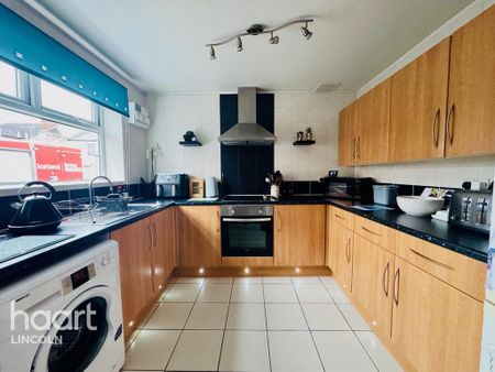 2 bedroom terraced house to rent - Photo 4