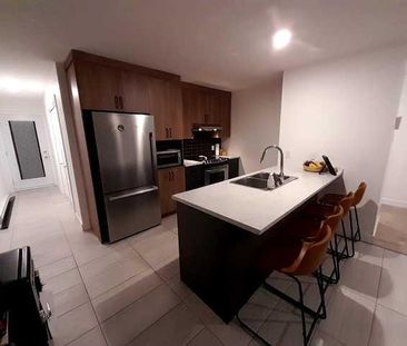 Splendide 5 ½ Style Condo (3 Chambres) – CONSTRUCTION RÉCENTE - Photo 4