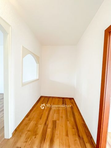 Pronájem, zrekonstruovaný byt s balkonem 2+1, 60 m - Photo 5