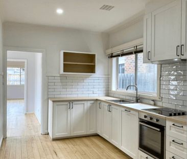 Cheltenham - Photo 1