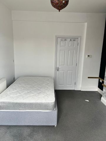 1 bedroom house of multiple occupation to rent - Photo 4