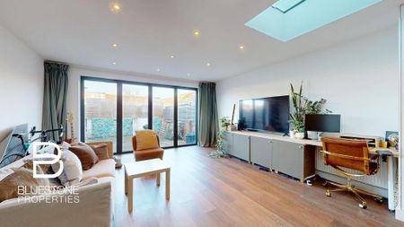 4 bedroom semi-detached house to rent - Photo 2