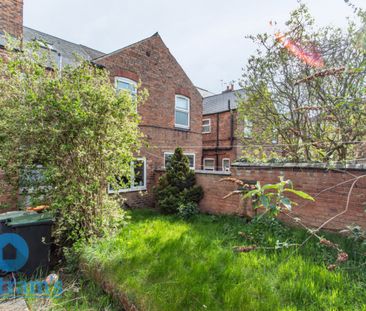 4 bed Semi-Detached House for Rent - Photo 6