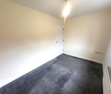 2 bedroom ground floor flat to rent - Photo 1