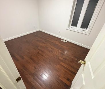 For Lease - 464 Warden Avenue, Toronto, Ontario - Photo 2