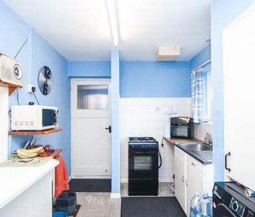 3 bedroom detached bungalow to rent - Photo 2