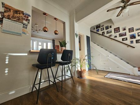 2 Bed Maisonette, London, E14 - Photo 2