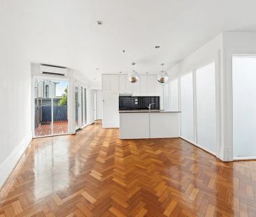 “Art Deco Charm Meets Bayside Lifestyle” - Photo 4