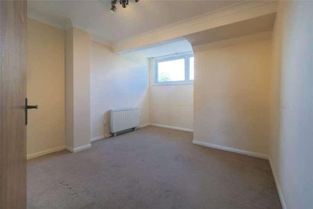 Lyonsdown Road, New Barnet, Barnet, Hertfordshire, EN5 - Photo 3