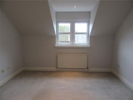 4 bedroom detached house to rent - Photo 3