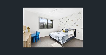 Stylish 3-Bedroom Home with Open Living - Photo 3