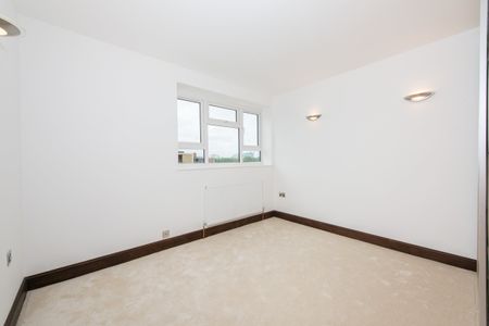 Blythe Road, London, W14 flat to rent - Photo 3