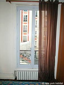 Logement à Paris, Location meublée - Photo 5