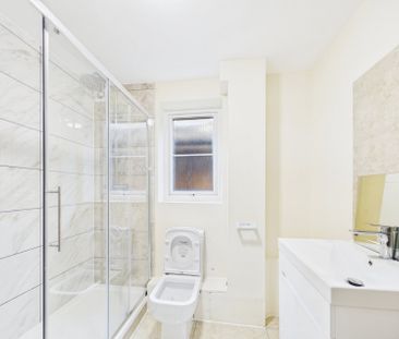 9 Hencroft Street North, Slough, Berkshire,SL1 - Photo 4