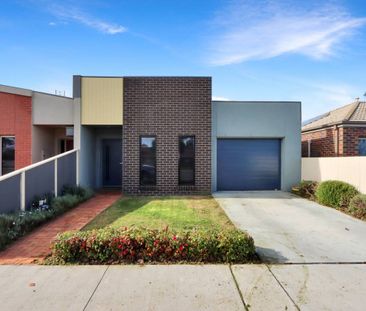 Modern Townhouse. - Photo 2