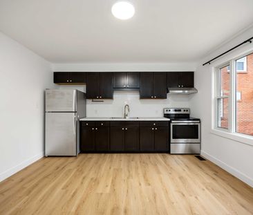 Fully Renovated 2-Bedroom Apartment in Sarnia – Modern &amp; Move-I... - Photo 1