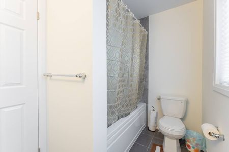 For Lease - 120 Velvet Way, Thorold, Ontario - Photo 3