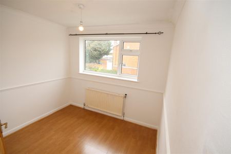 2 bedroom Flat to let - Photo 5