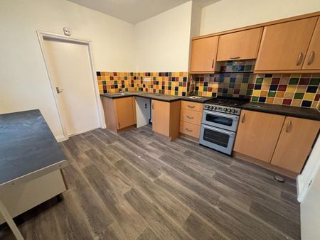 1 bedroom Flat To Let - Photo 3