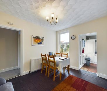 2 bedroom end of terrace house to rent - Photo 6