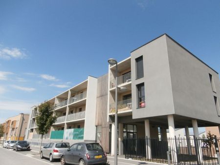 Location appartement T4 89.39m² à Reims (51100) Loyer CC * : 745.23 € Réf : ER.27556 - Photo 4