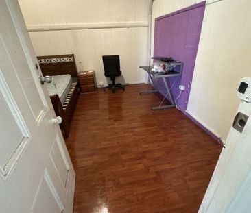 Annerley - Photo 1