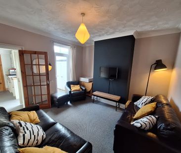 4 bedroom house - Photo 1