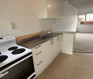 2 Bedrooms, Henderson - Photo 3