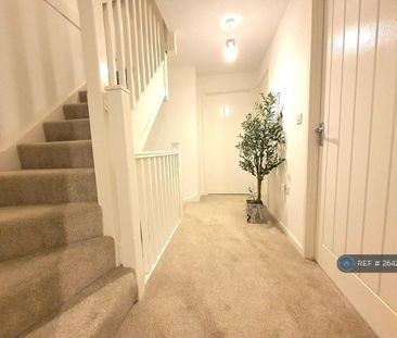 1 bedroom in a house share to rent - Photo 5