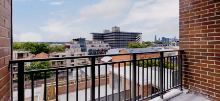 Premium Single Studio (Balcony) - Photo 5