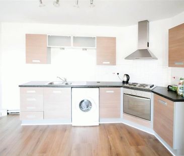 2 bedroom flat to rent - Photo 5