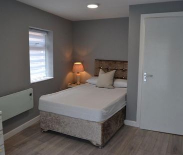 3 bedroom flat to rent - Photo 6