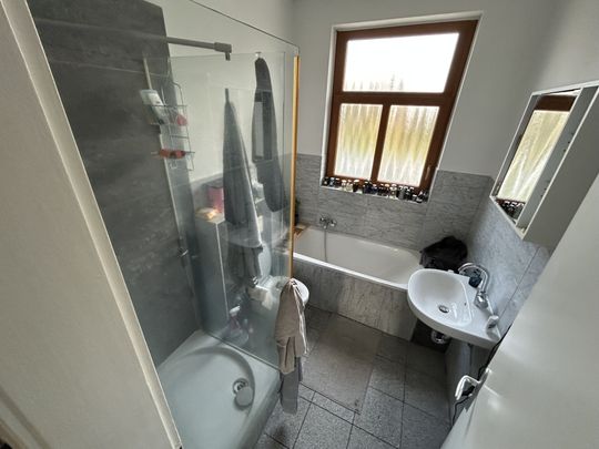 Charmante 4-Zimmer-Wohnung in gepflegter Altbauvilla - Photo 1