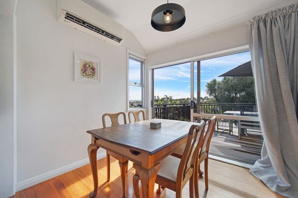 Picture-Perfect Orakei Cottage - Photo 1