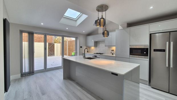 3 bedroom terraced house to rent - Photo 1