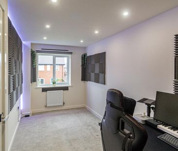 Ivyhouse Gardens, Appleton Thorn, Warrington - Photo 2