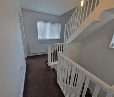 3 bedroom detached house to rent - Photo 2