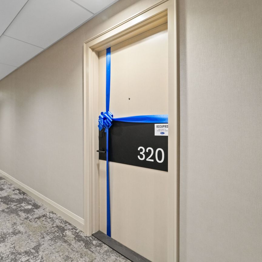 For Lease - 3250 Carding Mill Trail Unit# 320, Oakville, Ontario - Photo 1