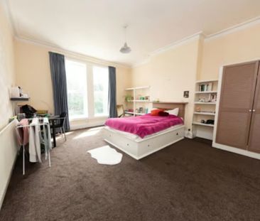 7 Bed - 31 Richmond Road, Headingley, Leeds - LS6 1BX - Student - Photo 3