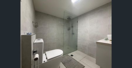 TIVOLI GARDEN! - FURNISHED TWO BEDROOM COZY APARTMENT WITH LUG - GARAGE THAT CAN FIT 2 CARS - Photo 3