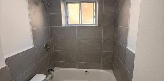 2 CH - 1 SDB - Montréal - $1,300 /mo - Photo 2