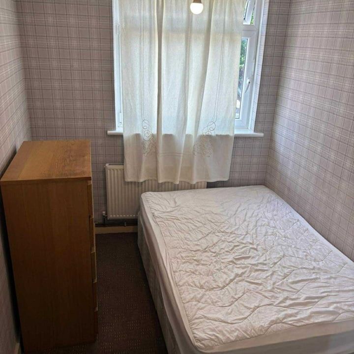 Room in a Shared House, Signal Drive, M4O - Photo 1