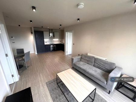 2 bedroom flat to rent - Photo 2