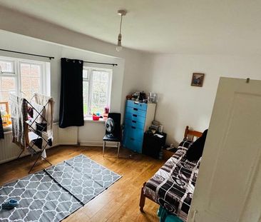 2 bedroom semi-detached house to rent - Photo 4