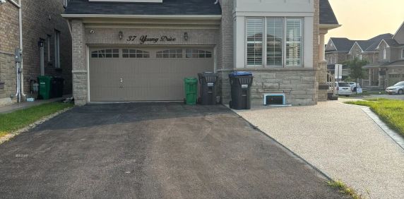 Detached Home For Lease | W9214197 - Photo 2