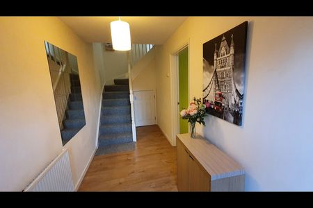 4 Bed Terraced House, Nazareth Road, NG7 - Photo 2
