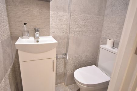 Ground Floor, Finchley Road, NW3, London - Photo 4