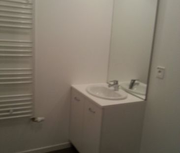 Location Appartement 2 pièces 41m² LA ROCHE SUR YON 85000 - Photo 3